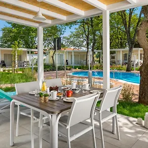 Ulika Mobile Homes - Naturist Aldeamento Turístico Červar-Porat