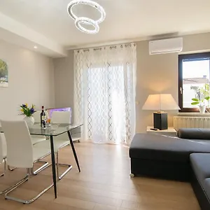 Motovunska 39 Apartman Porec